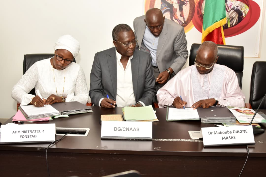 ignature des conventions entre le FONSTAB et deux partenaires de référence : l’ANIDA et la CNAAS